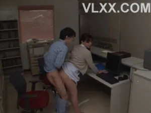 Anh họ tôi đã thổi kèn cho tôi khi đang ngồi xổm dưới gầm bàn trong bữa tiệc Lễ Tạ ơn - Family Pies S5:E3