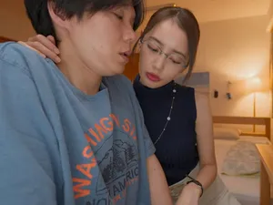 ông chú đồi bại đến nhà chơi nữa đêm mò vào phòng 2 cô cháu gái